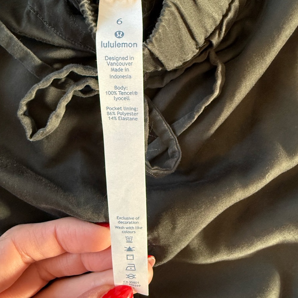 Lululemon Move Lightly Cargo Pants - Dark Olive Green - Size 6 - Tencel - Picture 5 of 10